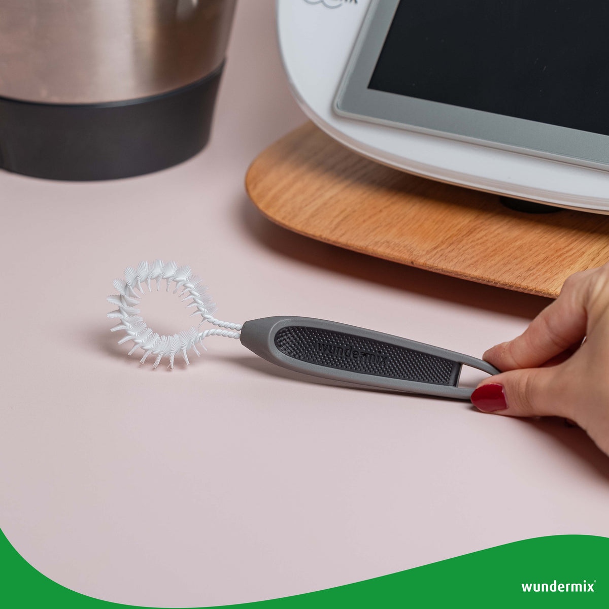 WunderBrush® Omega | Reinigungsbürste für Thermomix-Gehäuse